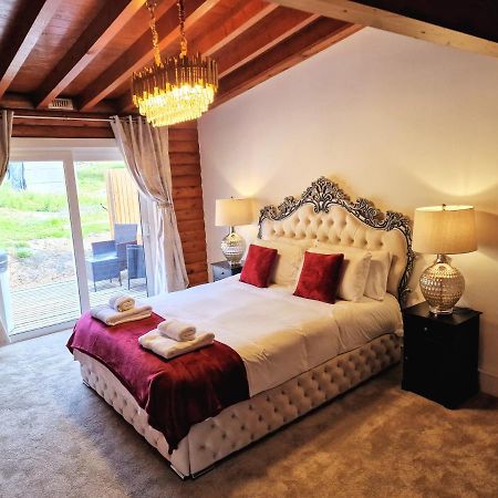 Kaoglen-Spruce-Hot Tub-Forrest Setting-Pet Friendly Villa Balnald Exterior photo
