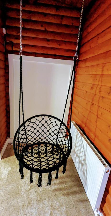 Kaoglen-Spruce-Hot Tub-Forrest Setting-Pet Friendly Villa Balnald Exterior photo